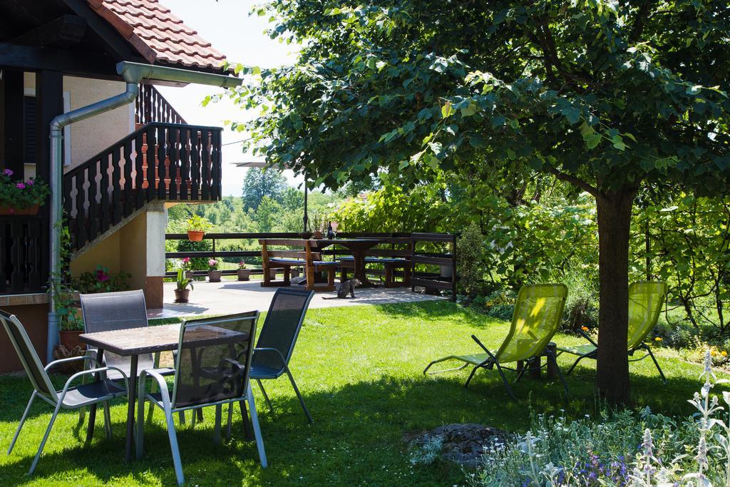 Guest House Bruna Drežnik Grad Exterior foto